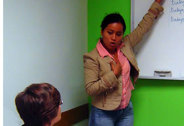 Janeth, испанский учитель Habla Ya. Языковой центр